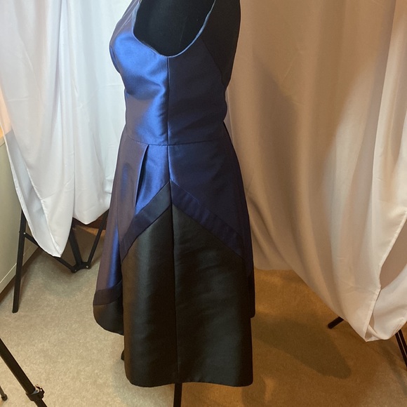 Theia fit and flare black/navy party dress! Flattering lines.Excellent condition - Picture 8 of 12